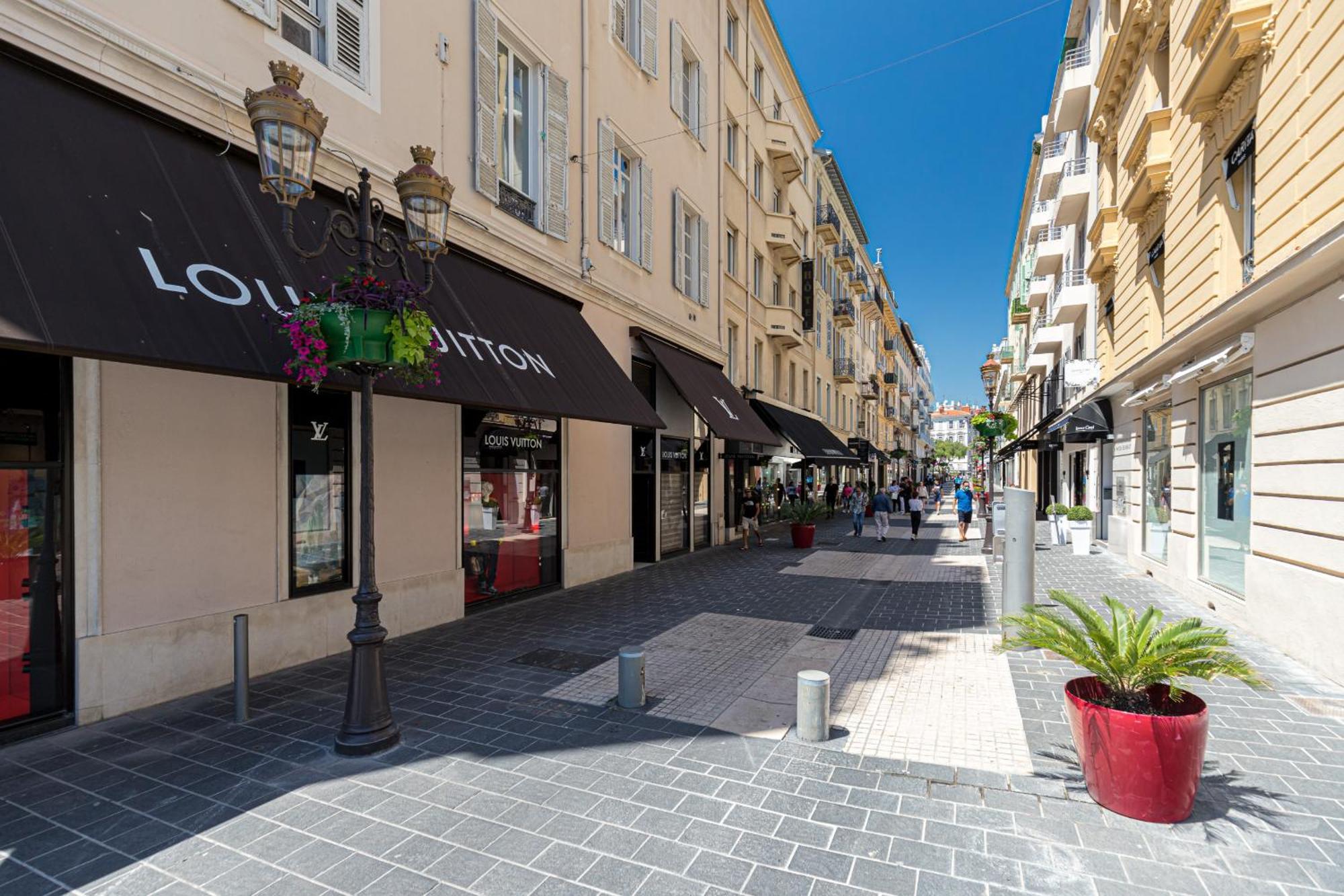 La Promenade Des Et Louis Vuitton à 200m Appartamento